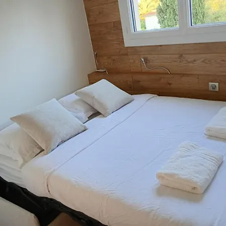 Amazing 2 Bedroom Behind Martinez شقة *